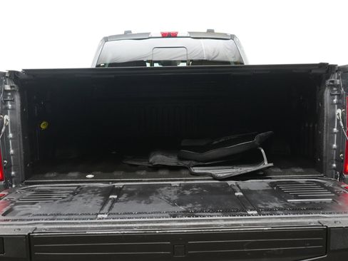 Used 2022 Ford F150 Lariat w/ Max Trailer Tow Package image 15