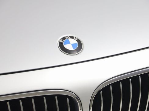 Used 2013 BMW 750i xDrive image 17