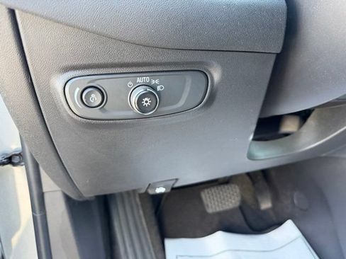 Certified 2024 Chevrolet Equinox LT FWD image 18