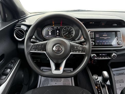 Used 2020 Nissan Kicks SV image 15