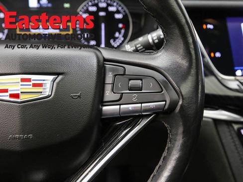 Used 2023 Cadillac XT6 Premium Luxury image 16