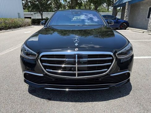 Used 2022 Mercedes-Benz S 580 4MATIC Sedan w/ Rear Seat Package image 14