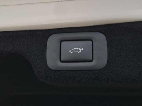 Used 2022 Lexus LS 500 w/ Interior Upgrade Package RWD image 9