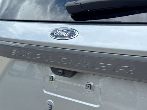 Certified 2024 Ford Explorer XLT w/ Equipment Group 202A AWD/4WD image 16