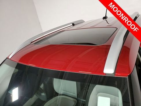 Used 2024 Hyundai Venue SEL image 7