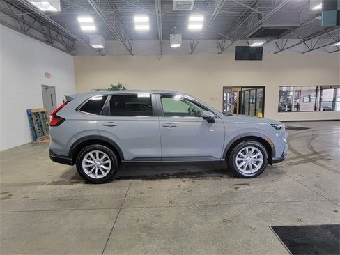 Certified 2025 Honda CR-V EX image 5