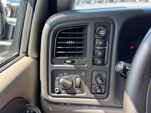 Used 2003 GMC Yukon SLT w/ 1SC Preferred Equipment Group AWD/4WD image 16