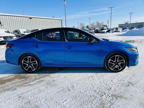 Used 2024 Nissan Sentra SR w/ SR Premium Package image 40