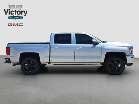 Used 2018 Chevrolet Silverado 1500 LT w/ LT Eassist Package RWD image 18