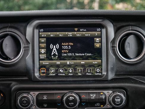 Used 2023 Jeep Wrangler Unlimited Sahara AWD/4WD image 13