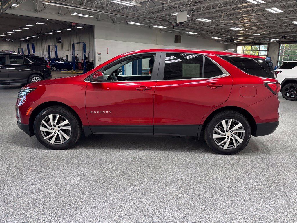 Used 2024 Chevrolet Equinox LT w/ LPO, Floor Liner Package AWD/4WD image 4