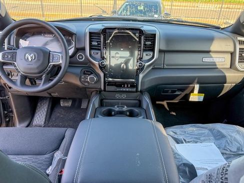 New 2026 RAM 1500 4x4 Crew Cab image 27