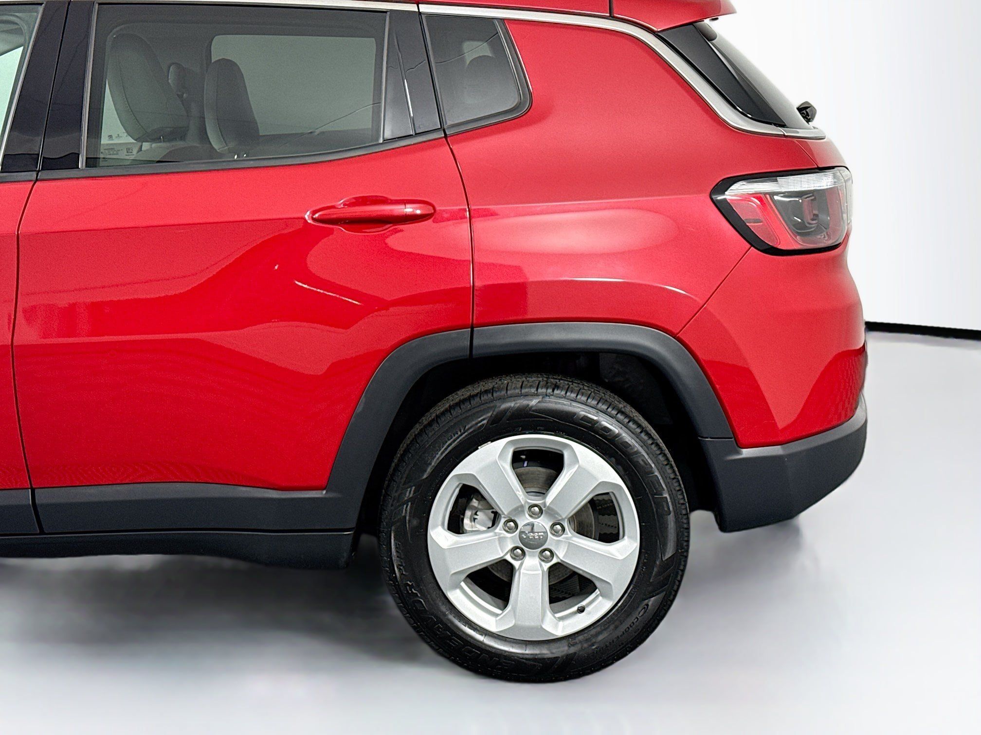Used 2021 Jeep Compass Latitude FWD image 45