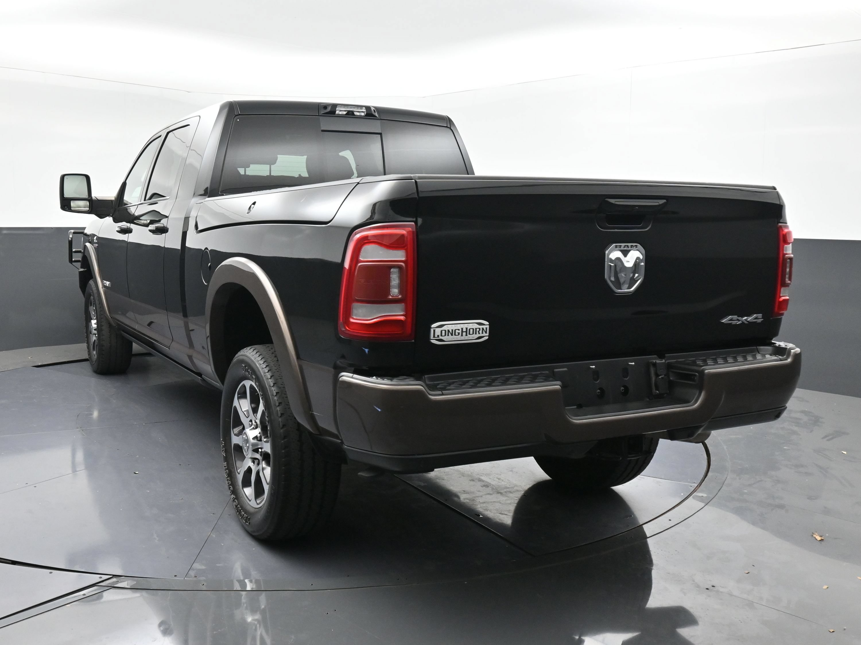 Used 2024 RAM 2500 Limited w/ Towing Technology Group AWD/4WD image 7