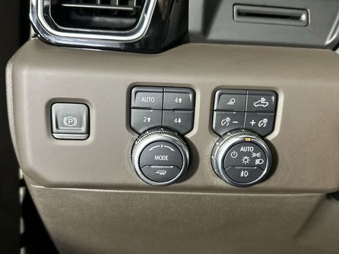 Used 2022 GMC Sierra 1500 Denali AWD/4WD image 21