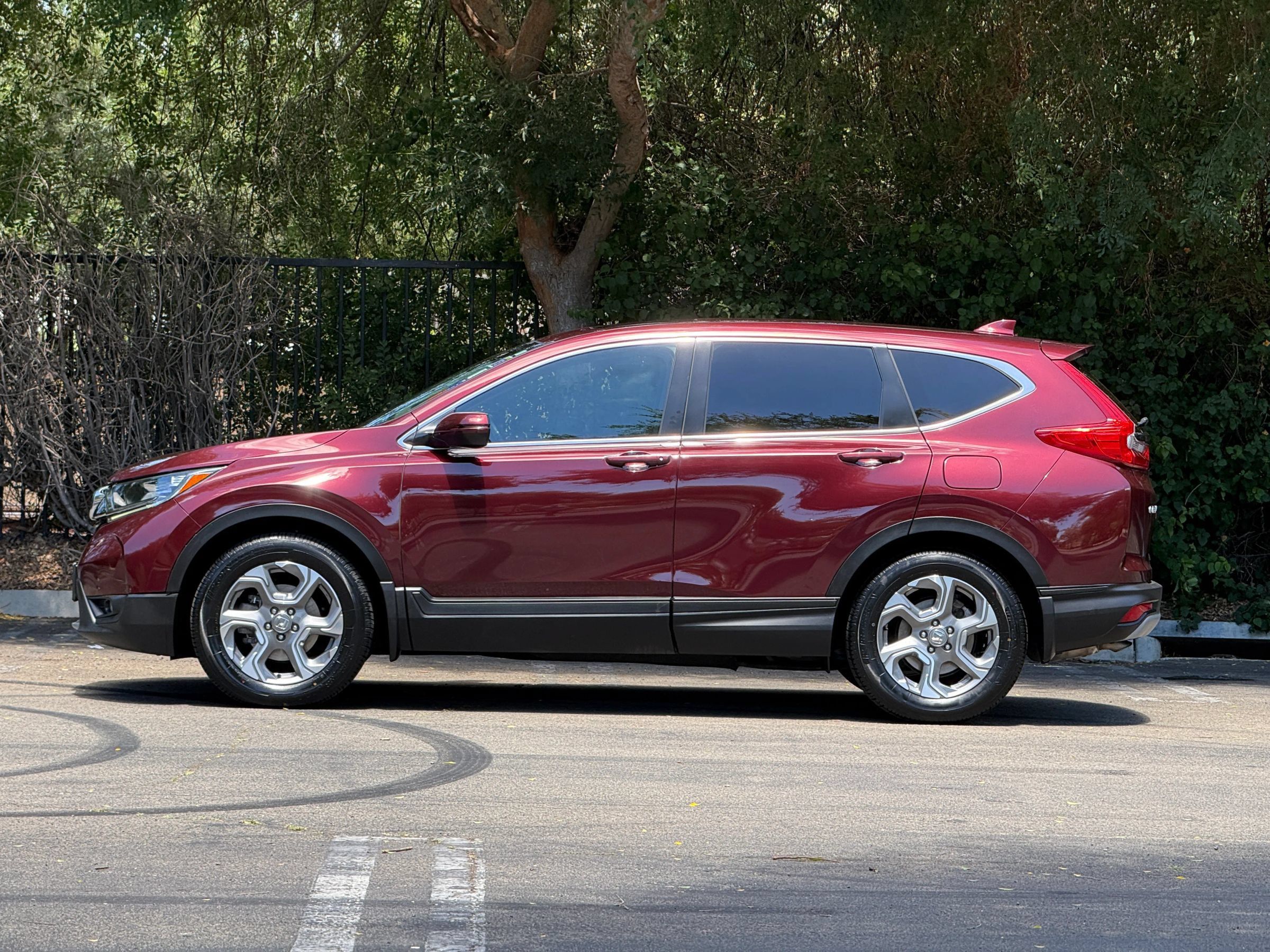 Used 2017 Honda CR-V EX-L image 2