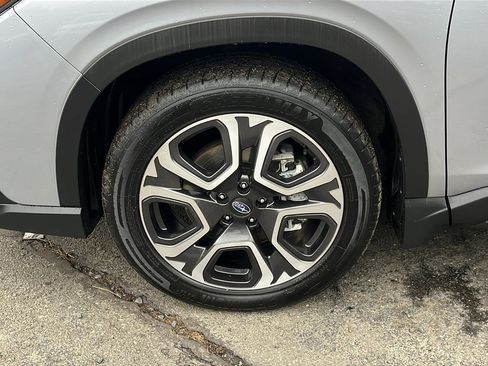 Certified 2023 Subaru Ascent Limited w/ Technology Package image 9