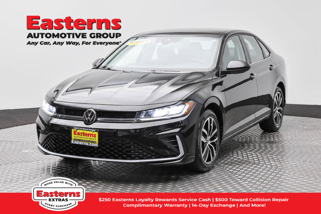 Used 2025 Volkswagen Jetta SE FWD image 1