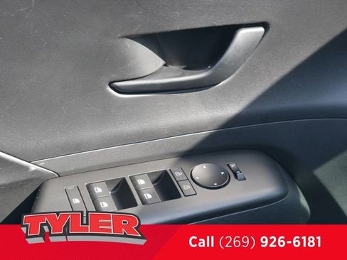 Used 2024 Hyundai Kona SEL AWD/4WD image 20