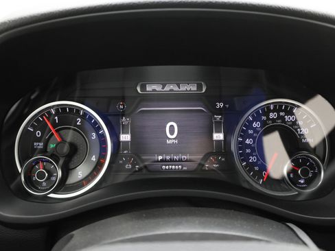 Used 2022 RAM 2500 Big Horn w/ Night Edition AWD/4WD image 10