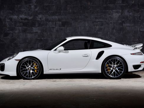 Used 2015 Porsche 911 Turbo S image 20