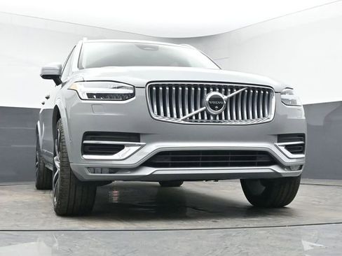 Used 2025 Volvo XC90 B6 Plus image 10