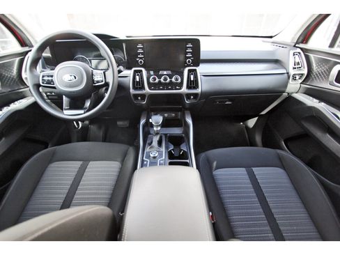 Used 2021 Kia Sorento LX FWD image 9