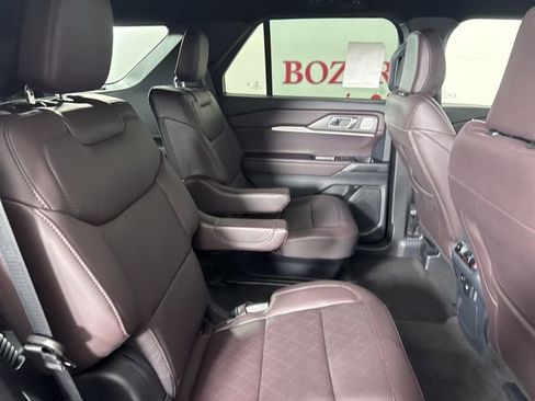 New 2026 Ford Explorer Platinum image 24