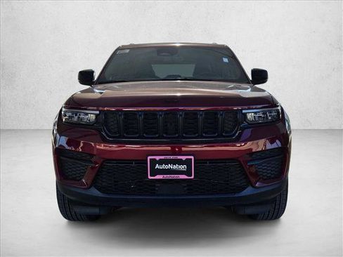 New 2025 Jeep Grand Cherokee Altitude image 6