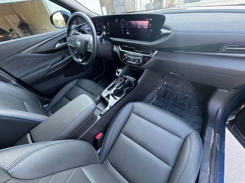 Used 2025 Buick Envista Sport Touring w/ Advanced Safety Package image 32
