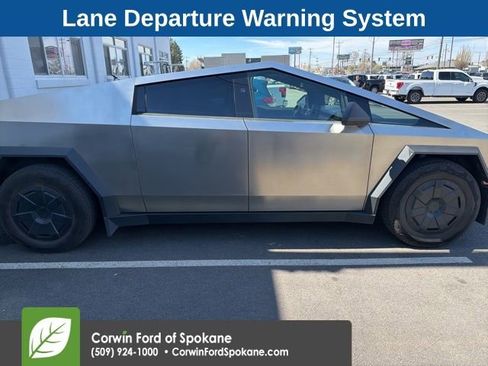 Used 2025 Tesla Cybertruck AWD Crew Cab image 5