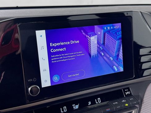 Used 2025 Toyota Camry SE image 25