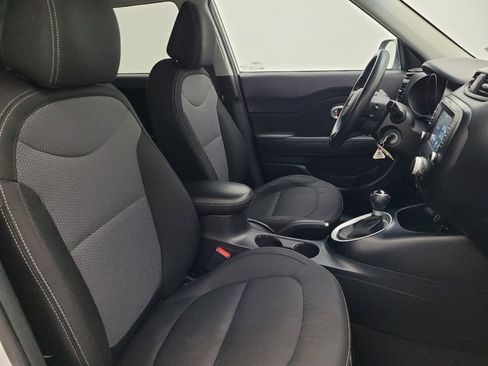 Used 2018 Kia Soul + image 21