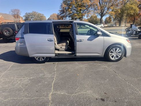 Used 2016 Honda Odyssey SE image 23