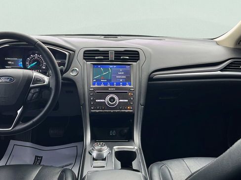 Used 2019 Ford Fusion Titanium AWD/4WD image 10