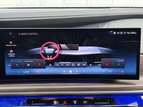 Used 2023 BMW i7 xDrive60 image 27