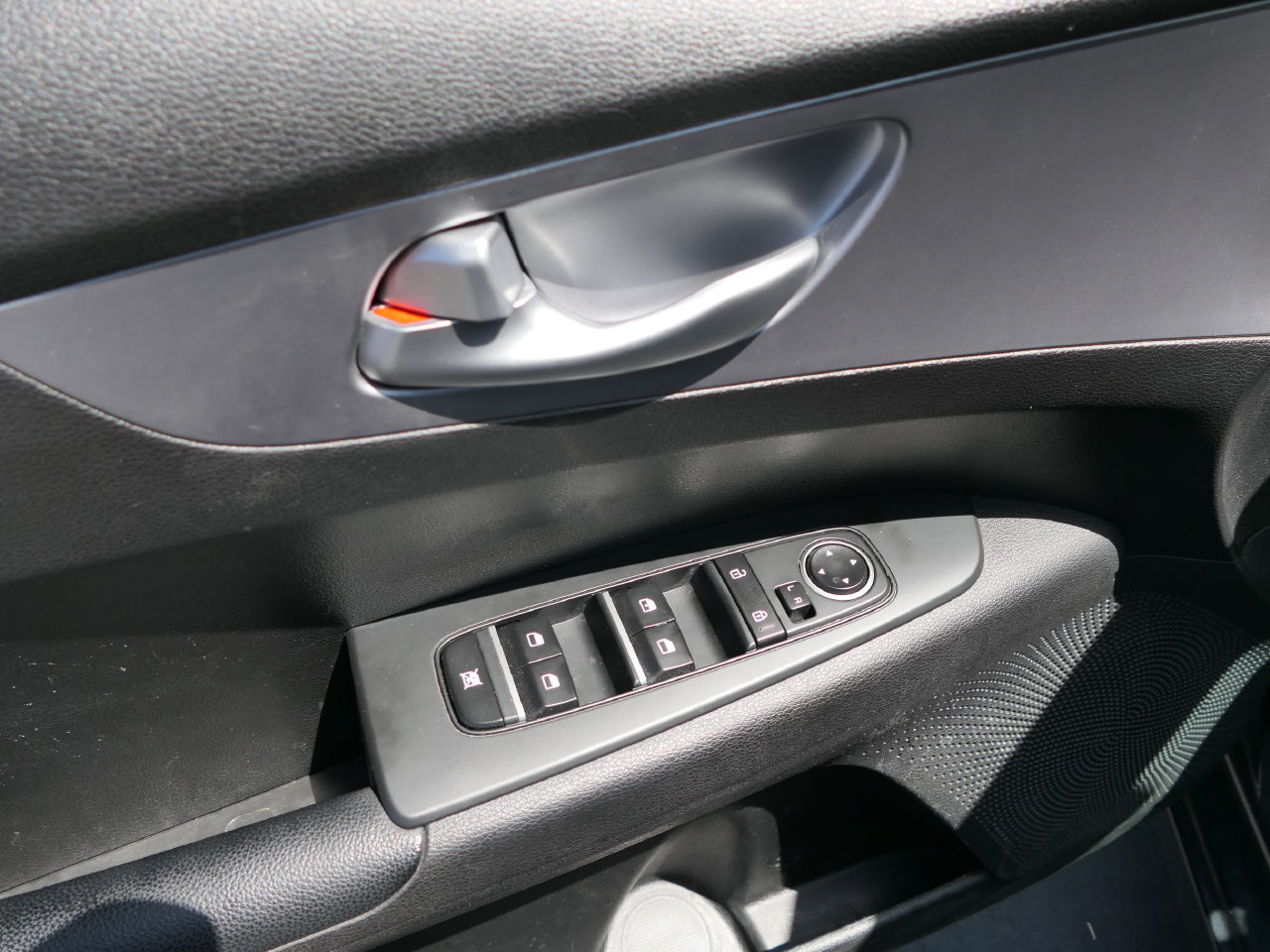 Certified 2023 Kia Forte LXS FWD image 13