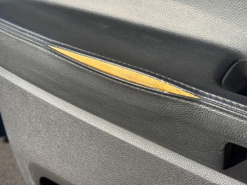 Used 2015 Ford Explorer Limited image 21