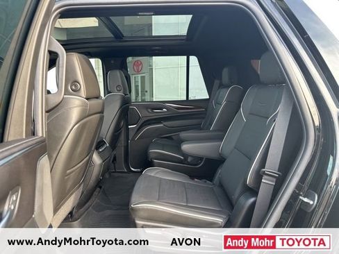 Used 2023 Cadillac Escalade Premium Luxury image 35