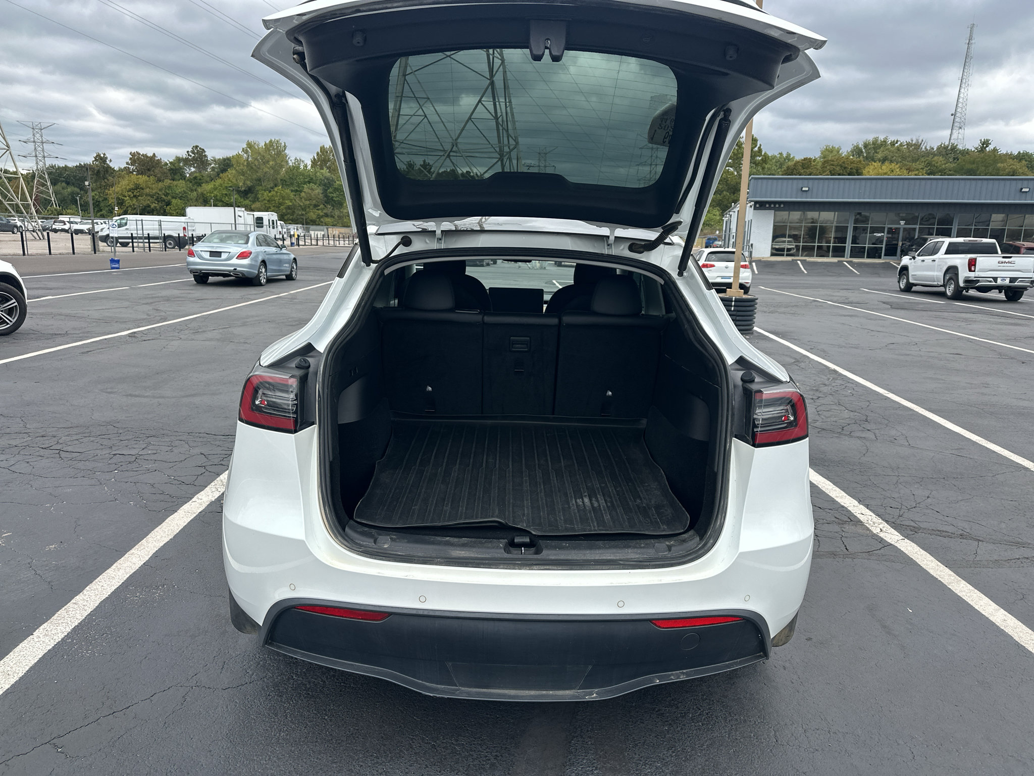 Used 2021 Tesla Model Y Long Range AWD/4WD image 21