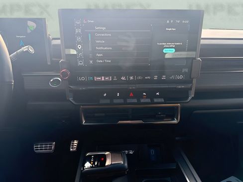 Used 2024 GMC Hummer EV 3X w/ LPO, Illumination Package AWD/4WD image 11