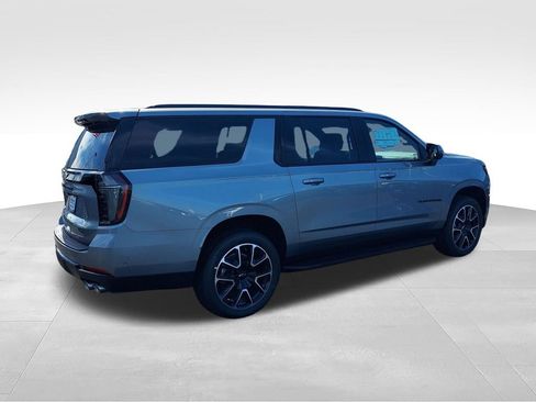 New 2026 Chevrolet Suburban RST w/ Advanced Technology Package AWD/4WD image 5