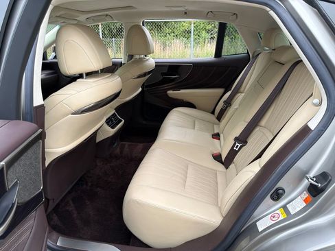Used 2019 Lexus LS 500 w/ Interior Upgrade Package RWD image 20