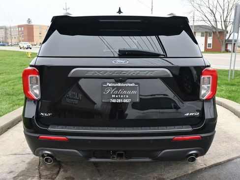 Used 2022 Ford Explorer XLT w/ Equipment Group 202A image 6