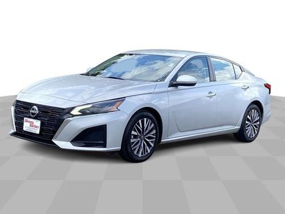 Used 2023 Nissan Altima 2.5 SV