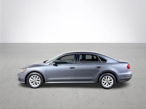 Used 2018 Volkswagen Passat 2.0T S FWD image 9