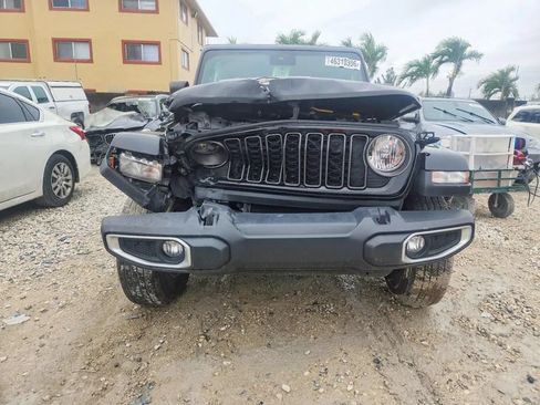 Used 2024 Jeep Gladiator Sport AWD/4WD image 5