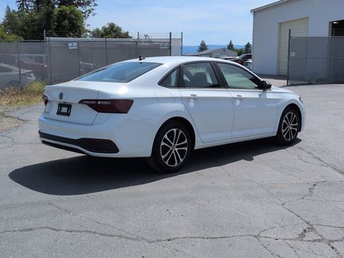 Used 2024 Volkswagen Jetta Sport FWD image 8