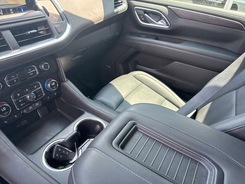 Certified 2024 Chevrolet Suburban Z71 w/ Luxury Package image 19