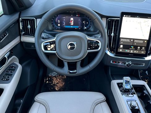 New 2025 Volvo XC90 B6 Ultra image 12